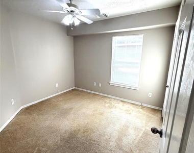 17138 Oakwood Chase Drive - Photo Thumbnail 13