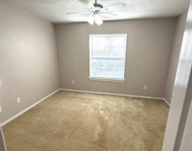 17138 Oakwood Chase Drive - Photo Thumbnail 14