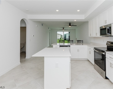 18411 Copperhead Court N - Photo Thumbnail 7