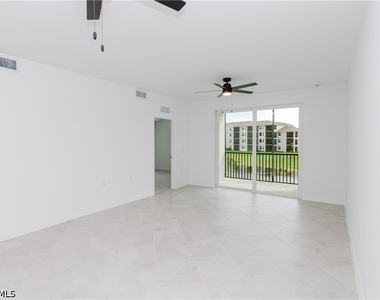 18411 Copperhead Court N - Photo Thumbnail 11