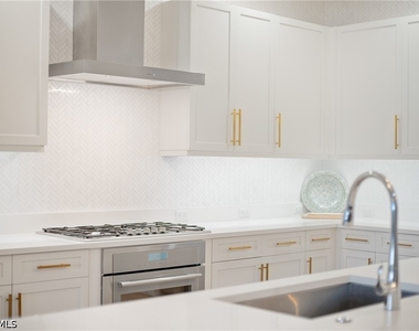 875 6th Avenue S - Photo Thumbnail 7