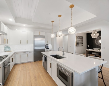 875 6th Avenue S - Photo Thumbnail 11