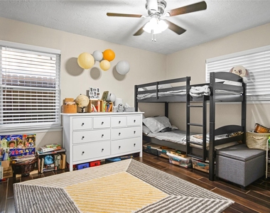 9928 Westview Drive - Photo Thumbnail 6
