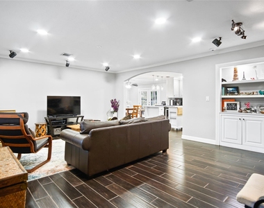 9928 Westview Drive - Photo Thumbnail 1