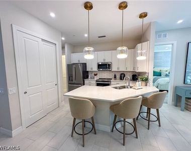 232 Indies Drive E - Photo Thumbnail 8