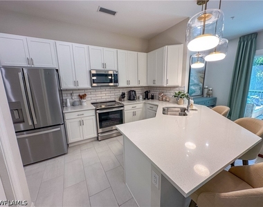 232 Indies Drive E - Photo Thumbnail 3