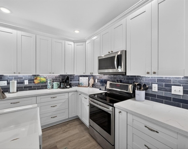 145 Belanger Avenue - Photo Thumbnail 17