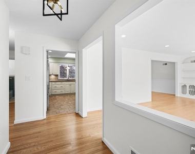 601 Iroquois - Photo Thumbnail 2