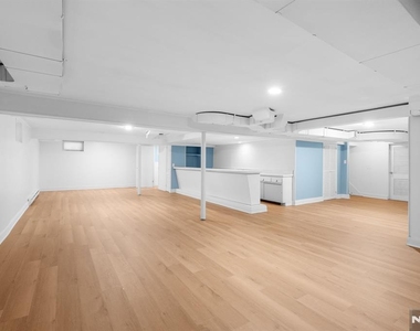 601 Iroquois - Photo Thumbnail 20