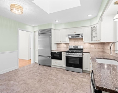 601 Iroquois - Photo Thumbnail 5