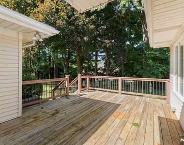 601 Iroquois - Photo Thumbnail 24