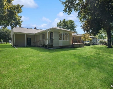 601 Iroquois - Photo Thumbnail 25