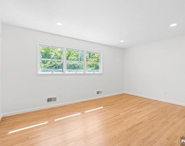 601 Iroquois - Photo Thumbnail 17