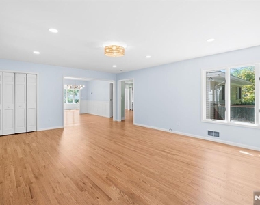 601 Iroquois - Photo Thumbnail 12