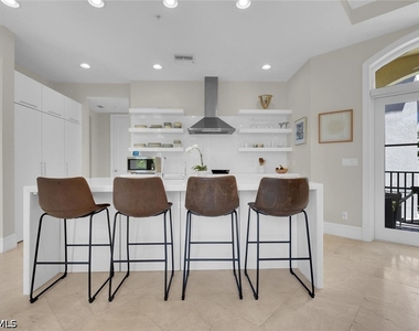684 10th Avenue S - Photo Thumbnail 6