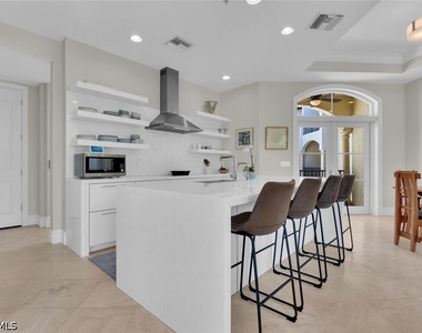 684 10th Avenue S - Photo Thumbnail 5