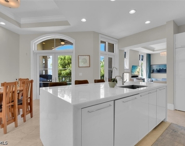 684 10th Avenue S - Photo Thumbnail 7