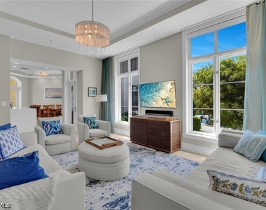 684 10th Avenue S - Photo Thumbnail 1