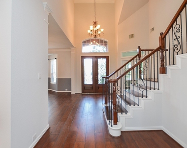 4315 Village Forest Drive - Photo Thumbnail 2