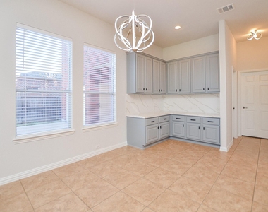 4315 Village Forest Drive - Photo Thumbnail 14
