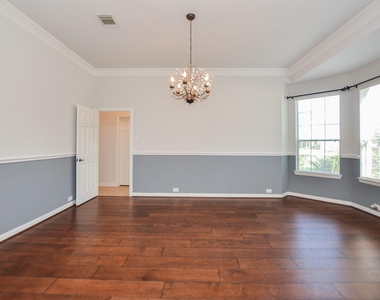 4315 Village Forest Drive - Photo Thumbnail 4