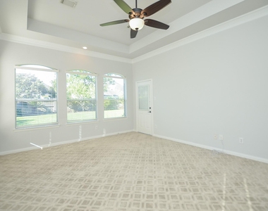 4315 Village Forest Drive - Photo Thumbnail 18