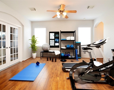 4315 Village Forest Drive - Photo Thumbnail 29