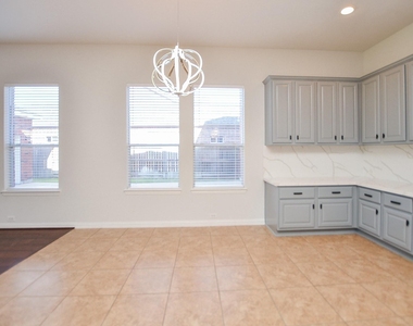 4315 Village Forest Drive - Photo Thumbnail 15
