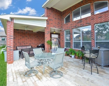4315 Village Forest Drive - Photo Thumbnail 41