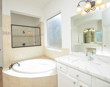 4315 Village Forest Drive - Photo Thumbnail 22