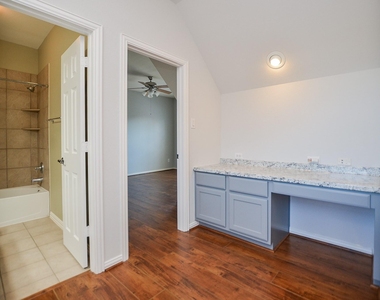 4315 Village Forest Drive - Photo Thumbnail 36