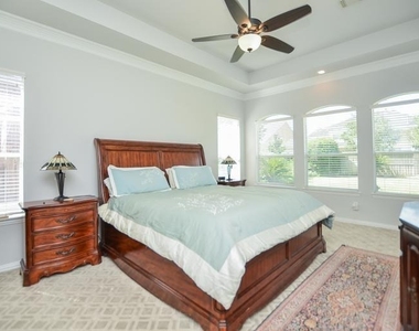 4315 Village Forest Drive - Photo Thumbnail 16