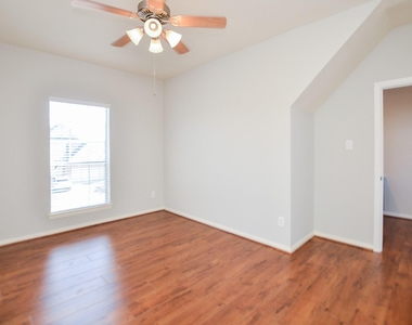 4315 Village Forest Drive - Photo Thumbnail 38