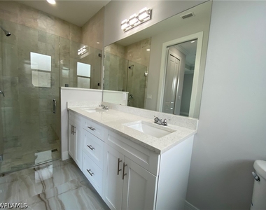 4362 40th Street Ne - Photo Thumbnail 9