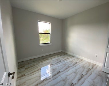 4362 40th Street Ne - Photo Thumbnail 10