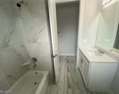 4362 40th Street Ne - Photo Thumbnail 12