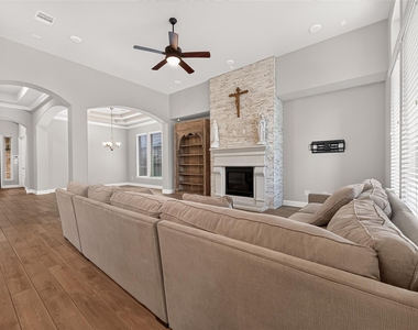 18719 Evanhale Bend Drive - Photo Thumbnail 14