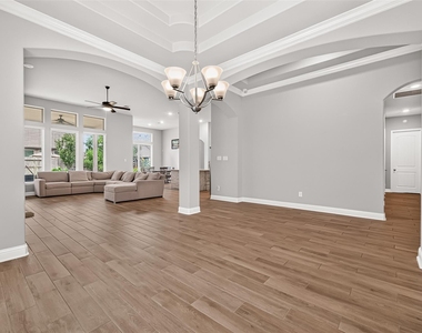 18719 Evanhale Bend Drive - Photo Thumbnail 10