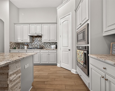 18719 Evanhale Bend Drive - Photo Thumbnail 17
