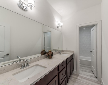 118 Sylvester Road - Photo Thumbnail 15