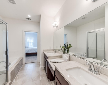 118 Sylvester Road - Photo Thumbnail 11