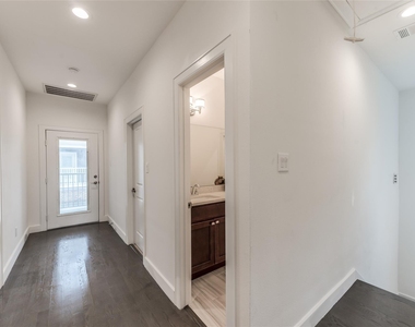 118 Sylvester Road - Photo Thumbnail 7
