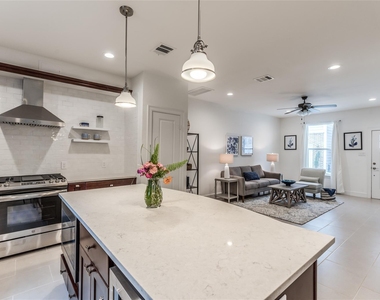 118 Sylvester Road - Photo Thumbnail 1