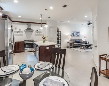 118 Sylvester Road - Photo Thumbnail 6