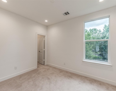 118 Sylvester Road - Photo Thumbnail 18