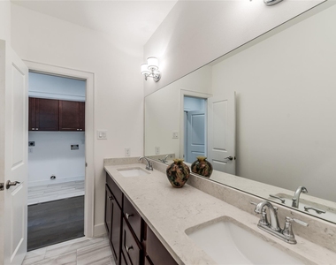 118 Sylvester Road - Photo Thumbnail 16