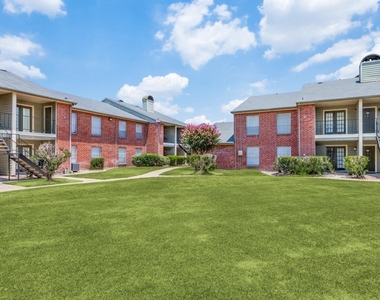 11810 Hammond Drive - Photo Thumbnail 7