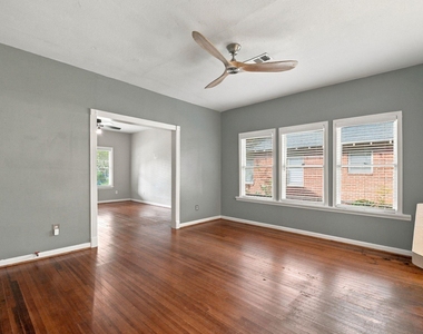 905 Pizer Street - Photo Thumbnail 5