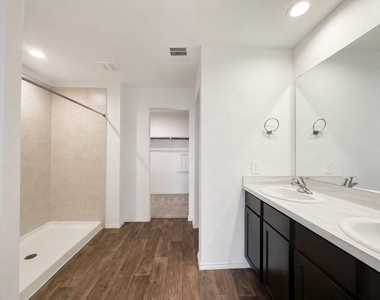 21518 Corsica Cove Court - Photo Thumbnail 15