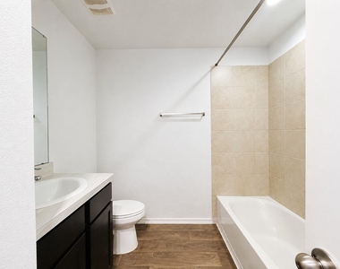 21518 Corsica Cove Court - Photo Thumbnail 5